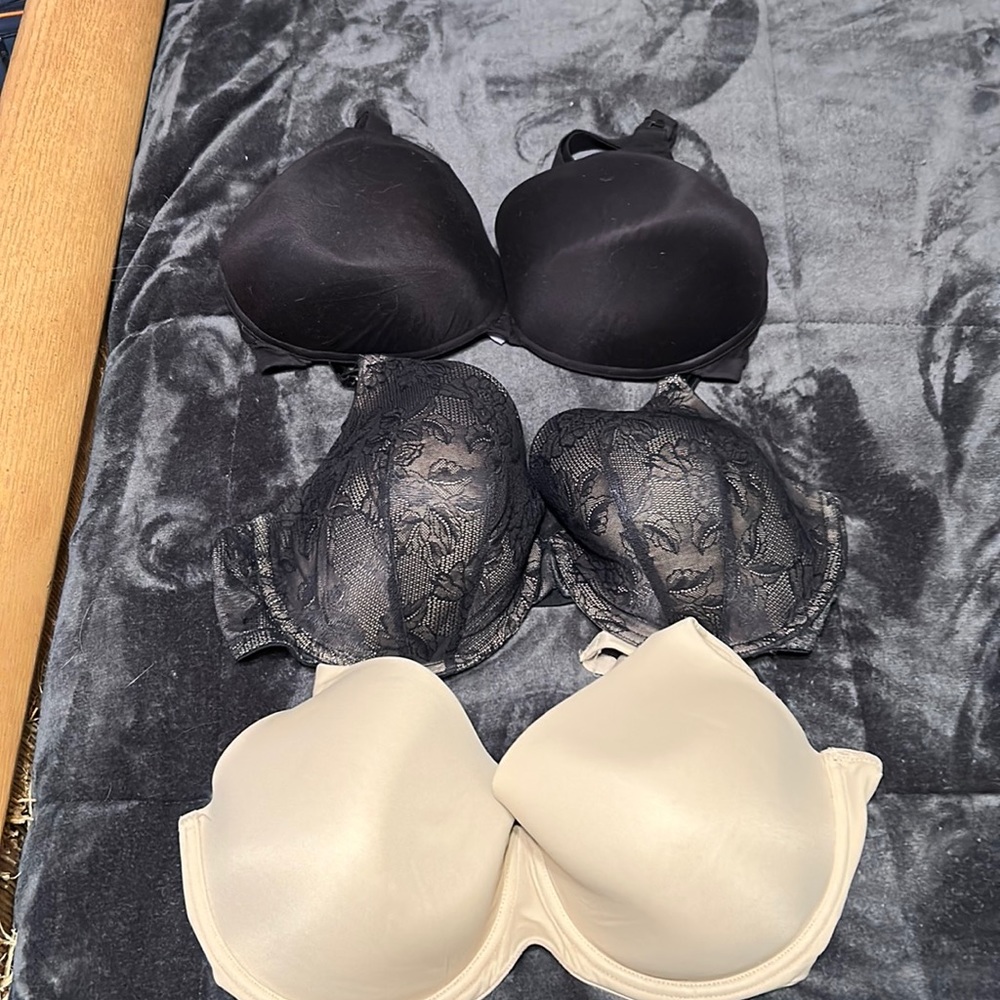 3 bras (40DDD)